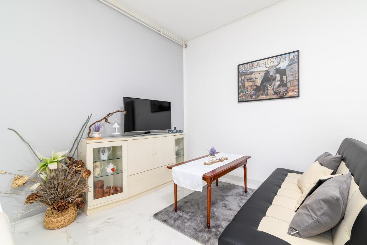 Apartments With A Parking Space Rovinj - 19088 ภายนอก รูปภาพ