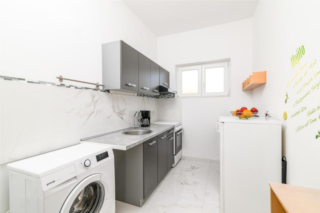 Apartments With A Parking Space Rovinj - 19088 ภายนอก รูปภาพ