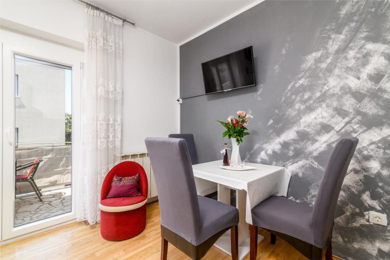 Apartments With A Parking Space Rovinj - 19088 ภายนอก รูปภาพ